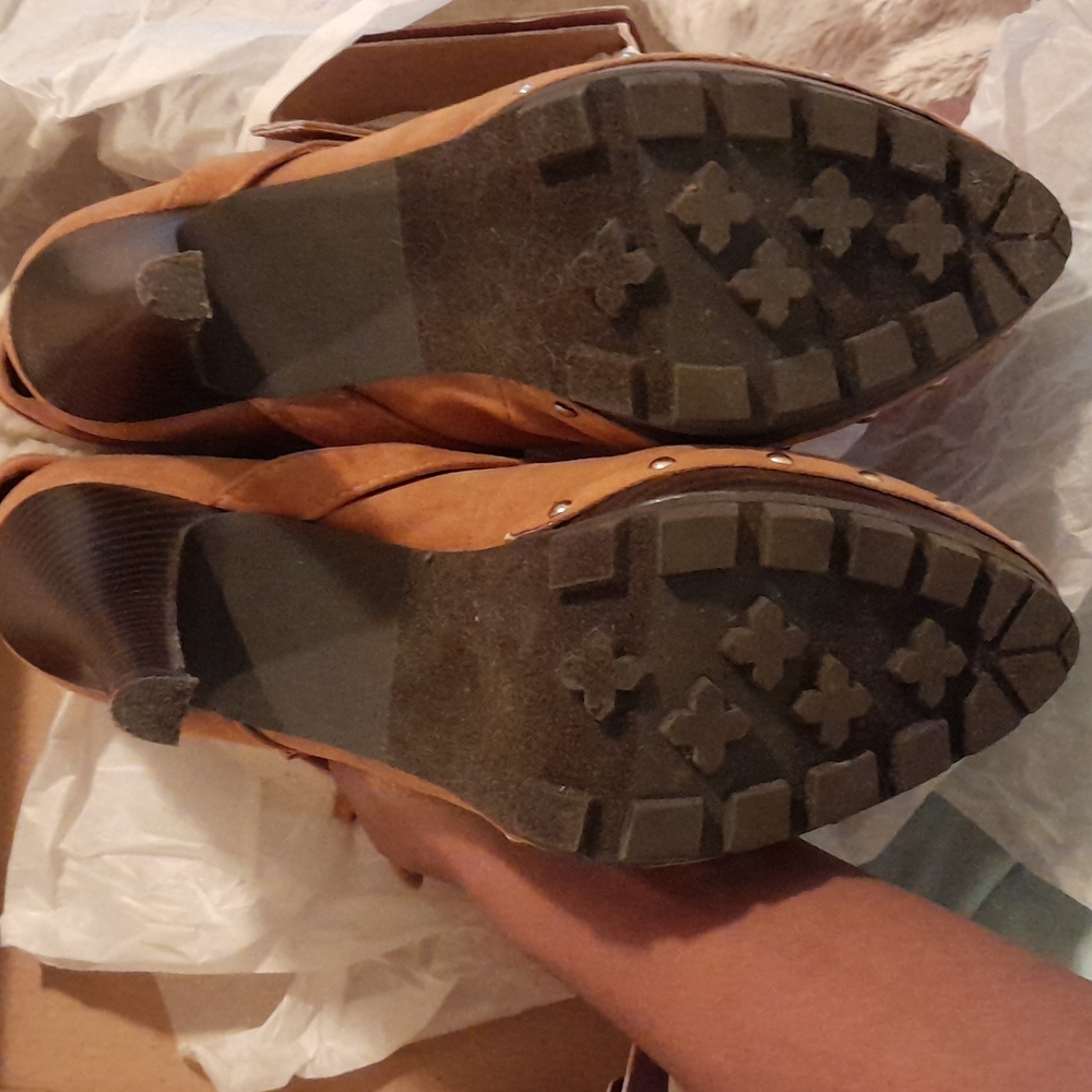 Baby Phat Brown 9.5 Sized Ankle Boots w Faux Fur